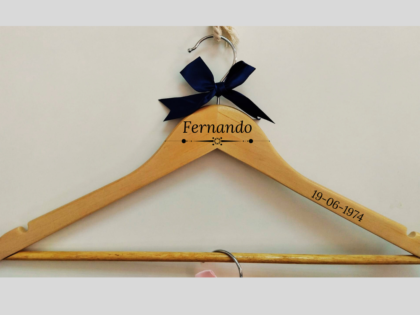 PERCHA PERSONALIZADA TAMAÑO ADULTO MADERA MADERA LAZO AZUL (Envío gratis)
