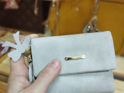 CARTERA MUJER GRIS LAZO